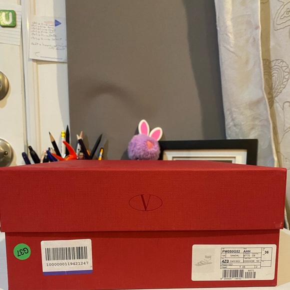 Valentino Garavani, EU 36, sandal! - Picture 4 of 7